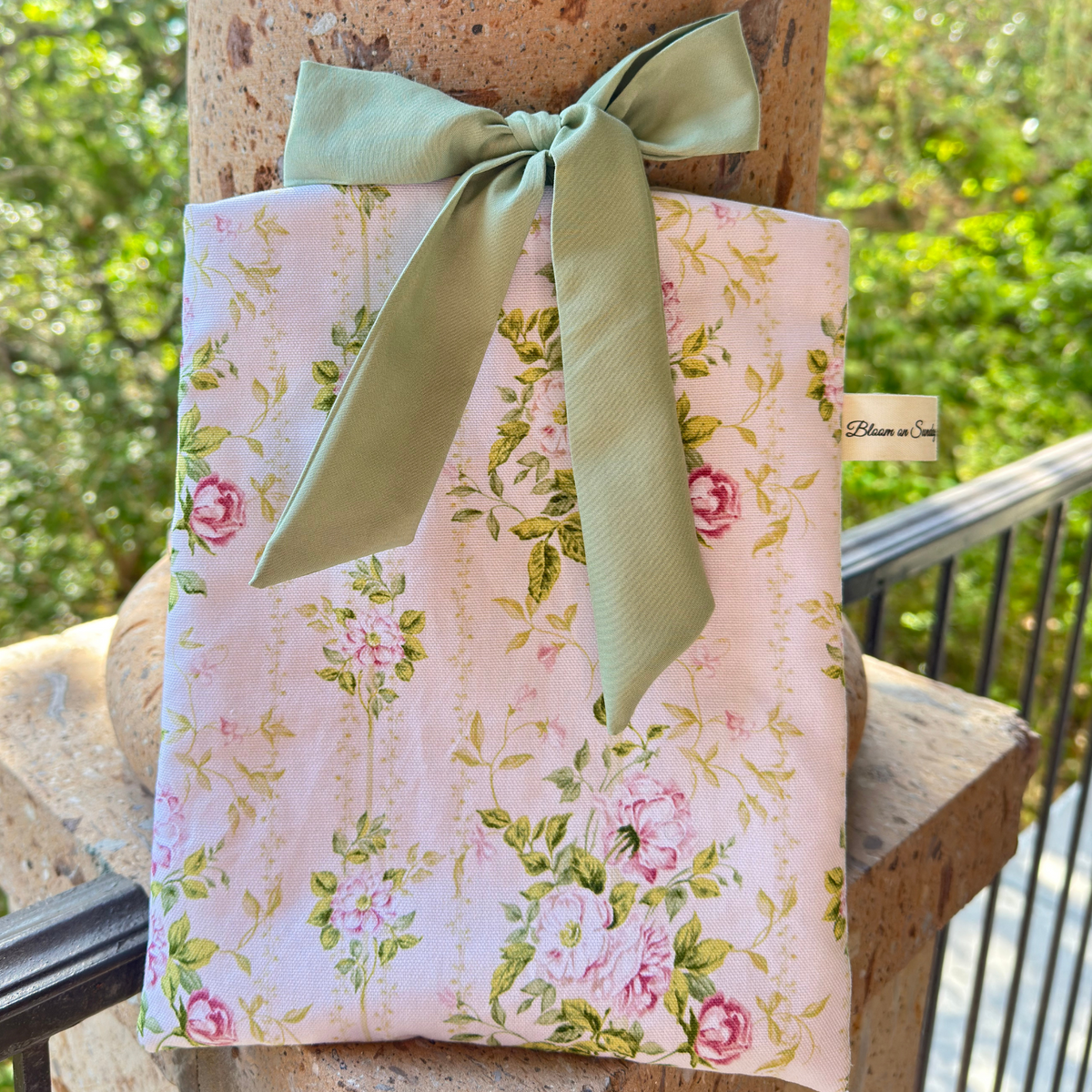 Rosewood Cottage — Book/Ipad/Bible Sleeve