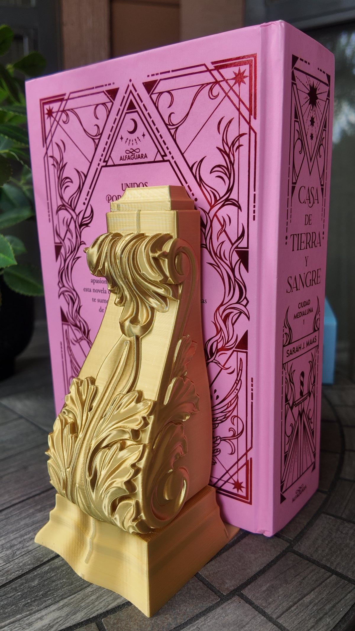 Set of 2 The Gilded Manor Ornamental Bookends