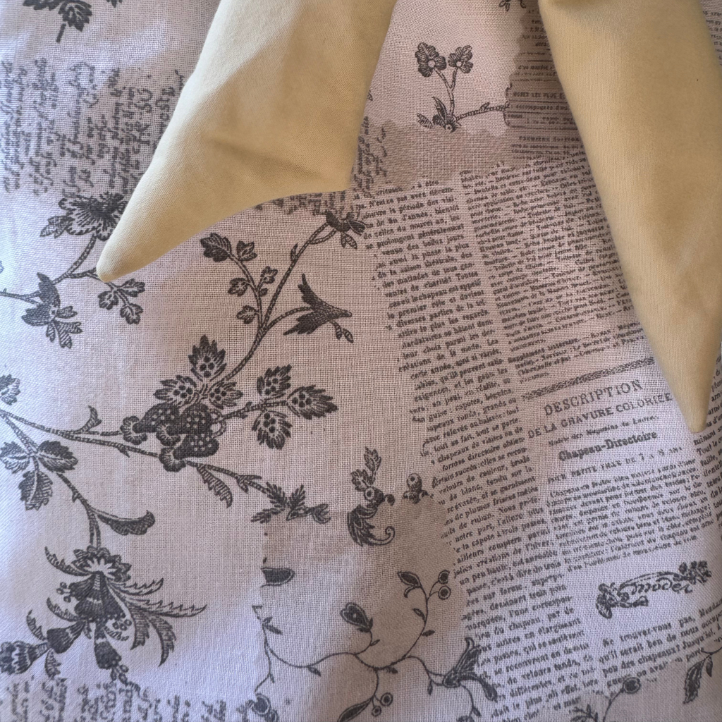 The parisian reader - Book/Ipad/Bible Sleeve