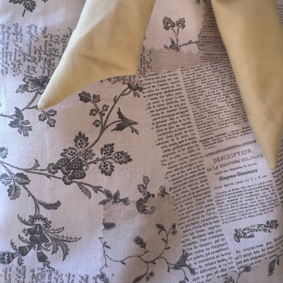 The parisian reader - Book/Ipad/Bible Sleeve