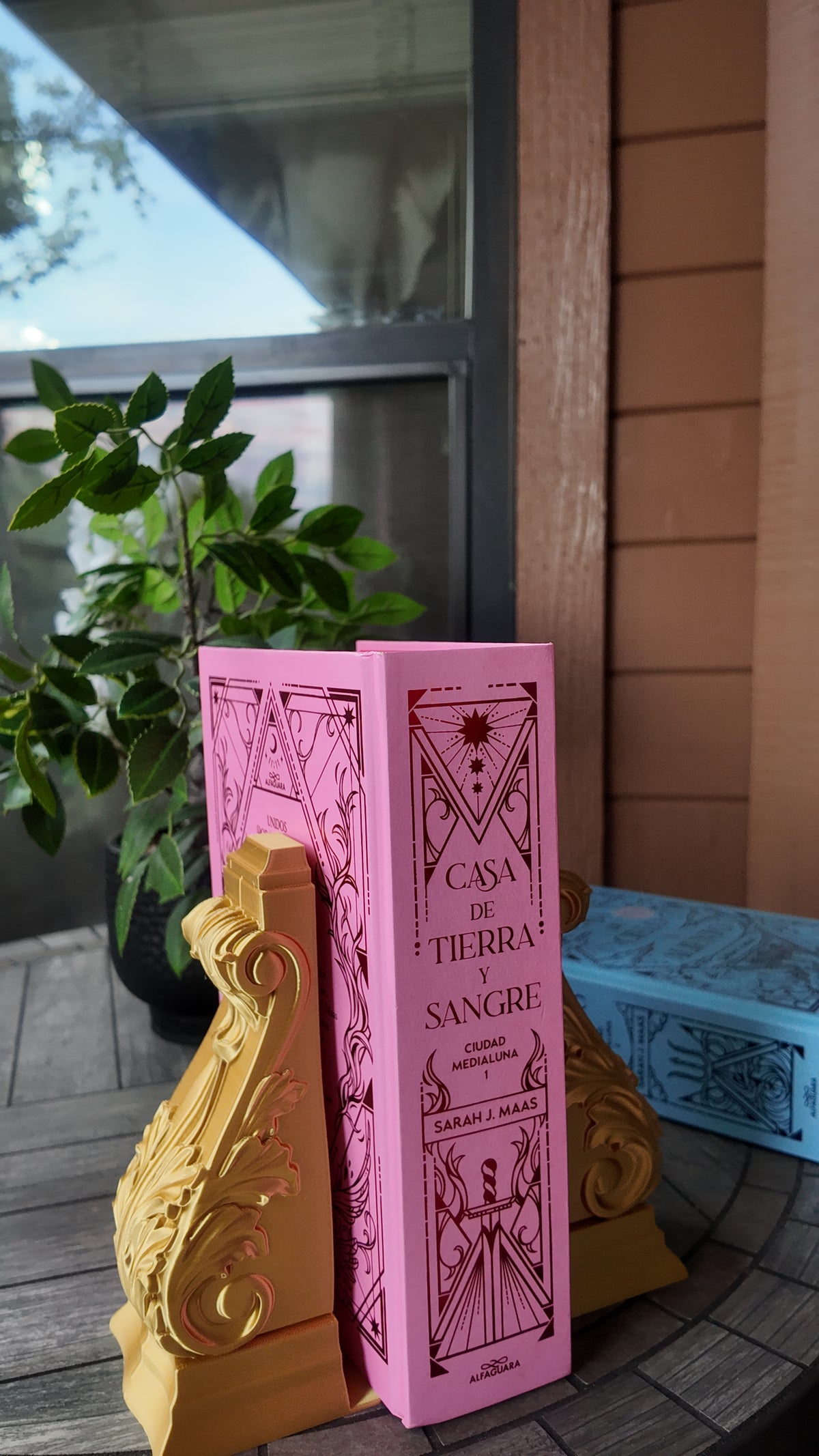 Set of 2 The Gilded Manor Ornamental Bookends